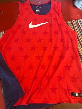 Nike Red Star-Print Athletic Tank Top with White Swoosh large